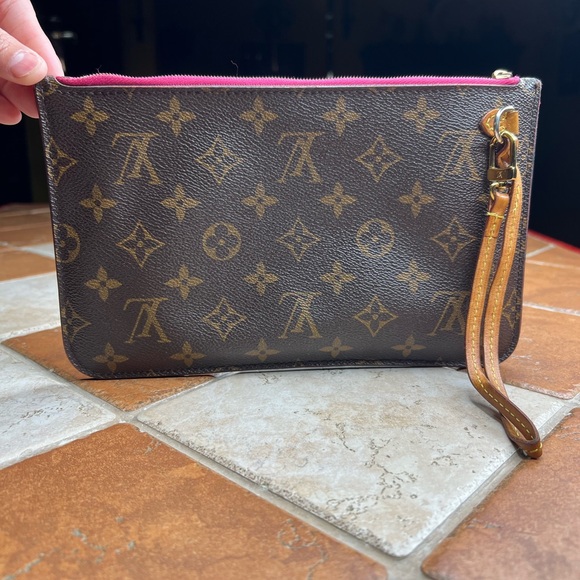 Louis Vuitton Monogram Neverfull GM Pochette Fuchsia - Picture 4 of 17